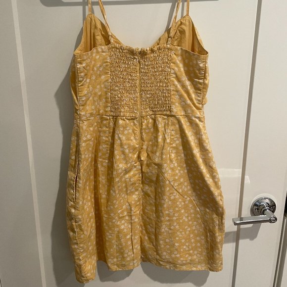 Abercrombie Yellow Floral Mini Dress w/ pockets - Size S - Picture 2 of 4